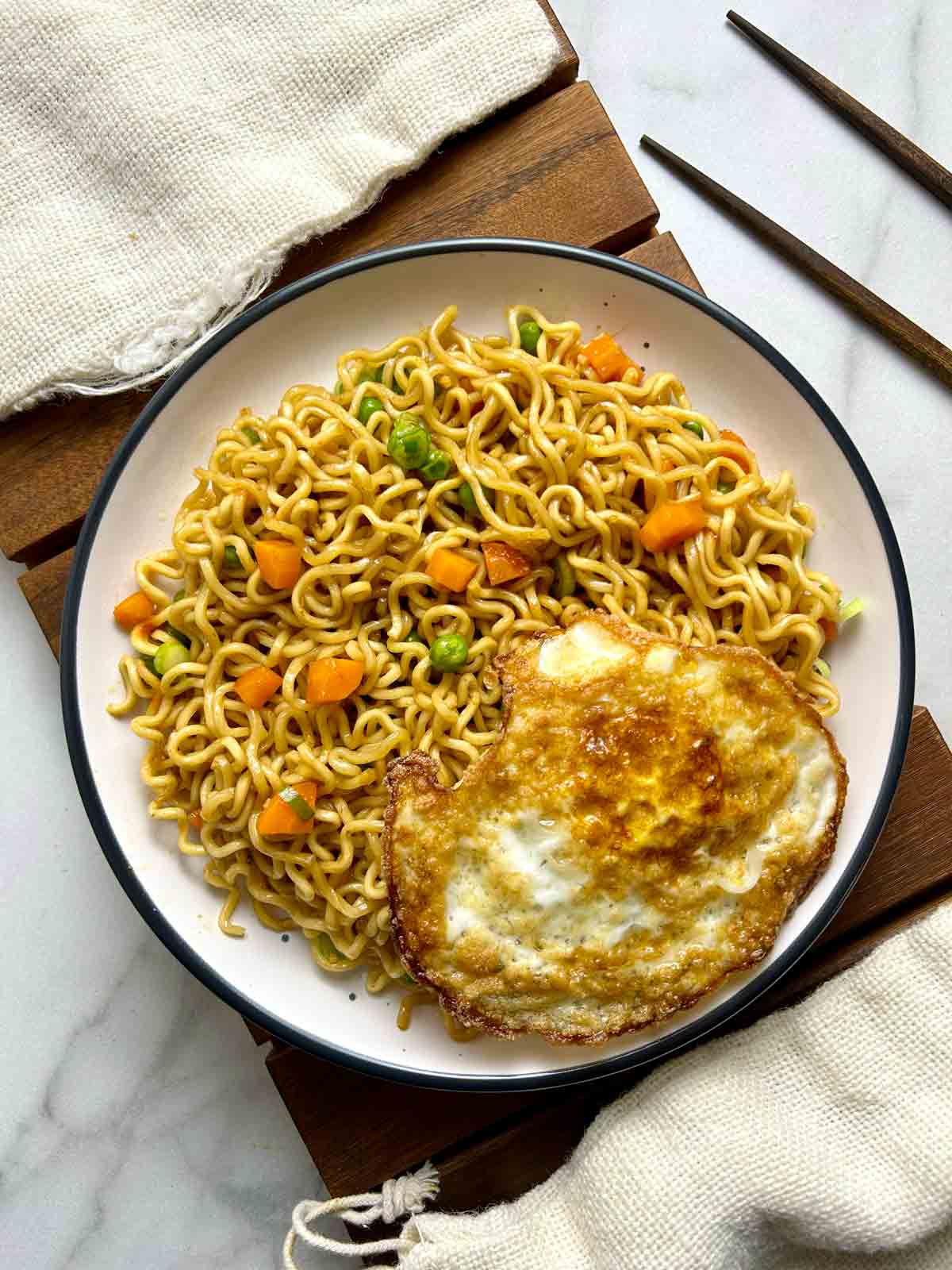indomie-noodles-recipe-plating